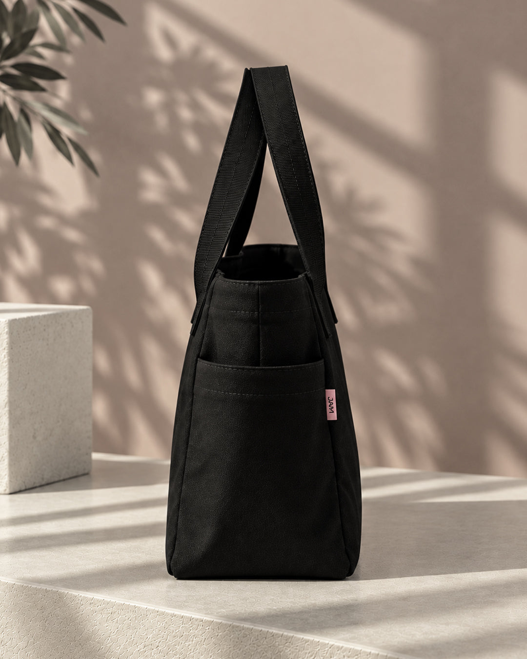 The Hot Girl Tote - Black